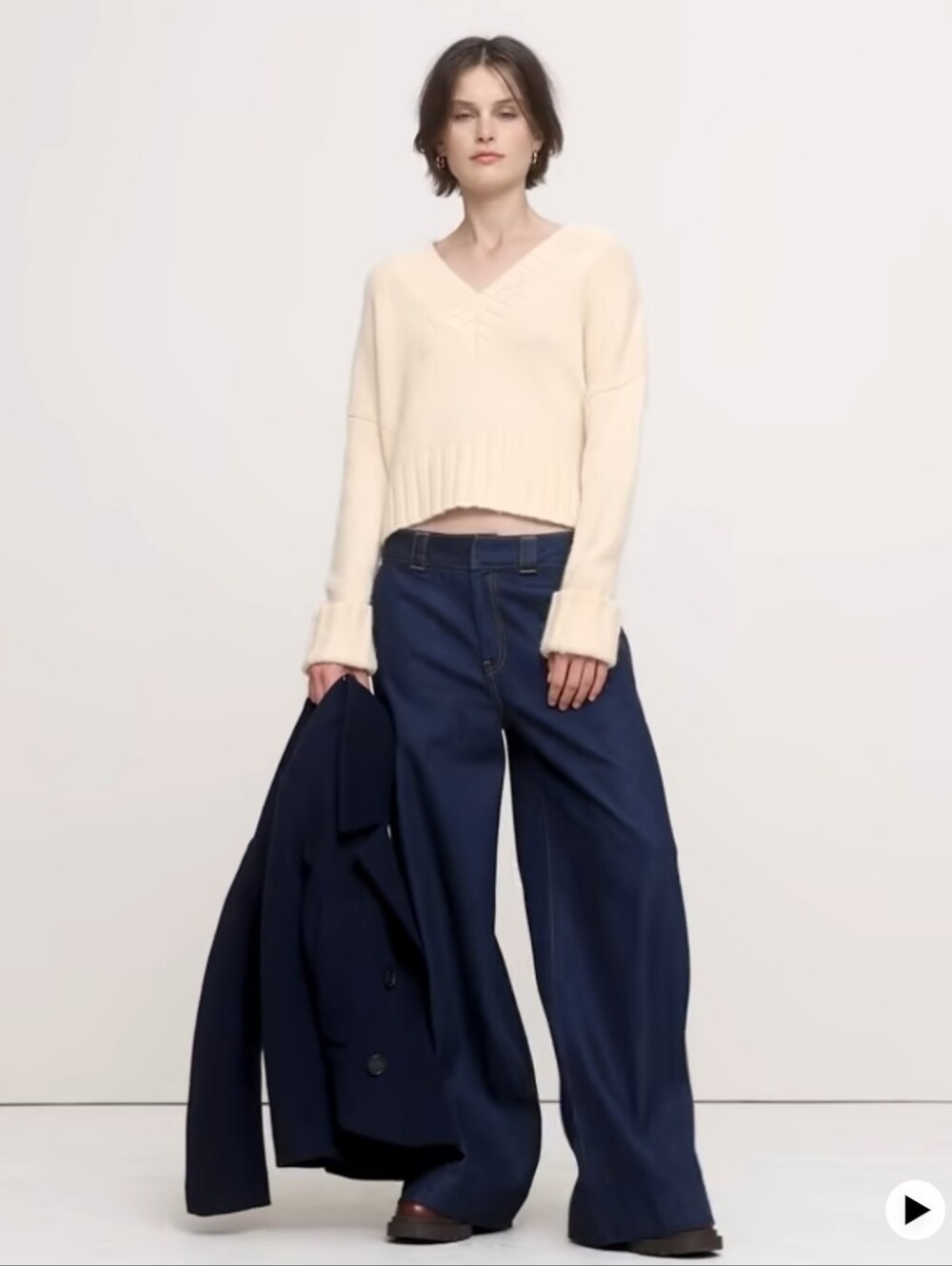 GAP Cream V-Neck Cropped Sweater
